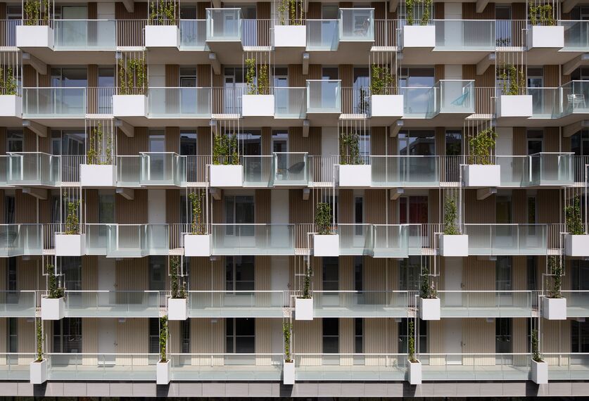 SlimLine 38 Ramen, ConceptSystem 77 Deuren, ConceptPatio 130 Schuifsystemen en ConceptWall 50 Vliesgevels - Fenix I: trots van Katendrecht gelegen in Rotterdam, Nederland