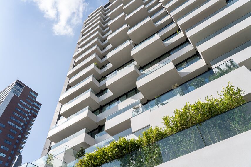 ConceptSystem 77 Ramen, ConceptWall 50 Vliesgevels en ConceptPatio 130 Schuifsystemen - Appartementencomplex The Muse: geeft Rotterdamse skyline smoel gelegen in Rotterdam, Nederland