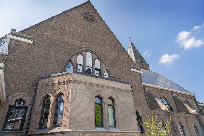 ConceptSystem 77 Ramen, ConceptSystem 77 Deuren en SlimLine 38 Cubic Ramen - Boschwegsekerk: toogramen knipogen naar verleden gelegen in Schijndel, Nederland