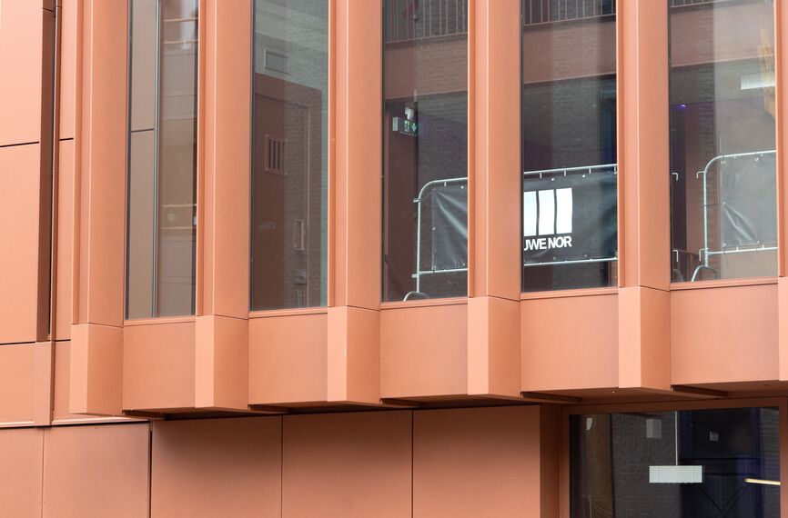 ConceptSystem 77 Ramen en ConceptSystem 77 Deuren - Nieuwe Nor: poppodium biedt venster op verleden gelegen in Heerlen, Nederland