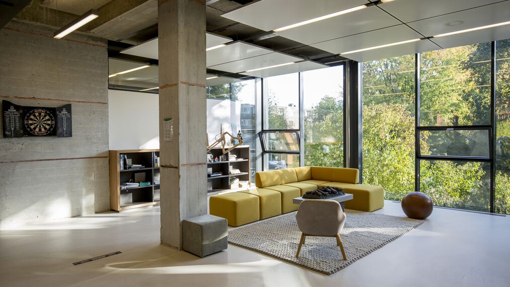 CW 50 Standard Vliesgevels, ConceptWall 50 Vliesgevels en ConceptWall 50 Slimline Vliesgevels - Appartementencomplex Flatgebouw de Boel Amsterdam: Tweede Jeugd voor gallerijflat gelegen in Amsterdam, Nederland
