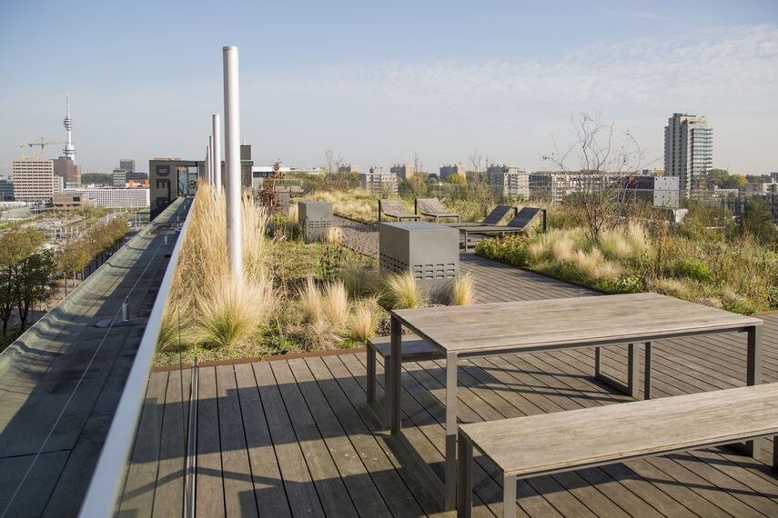 CW 50 Standard Vliesgevels, ConceptWall 50 Vliesgevels en ConceptWall 50 Slimline Vliesgevels - Appartementencomplex Flatgebouw de Boel Amsterdam: Tweede Jeugd voor gallerijflat gelegen in Amsterdam, Nederland