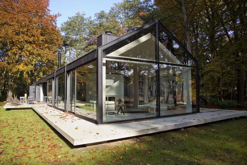 ConceptPatio 130 Schuifsystemen, ConceptSystem 77 Ramen en ConceptWall 50 Vliesgevels - House Het Brouwhuis: eigentijdse woning die opgaat in bosrijke omgeving gelegen in Oisterwijk, Nederland