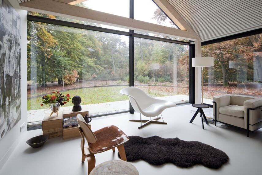 ConceptPatio 130 Schuifsystemen, ConceptSystem 77 Ramen en ConceptWall 50 Vliesgevels - House Het Brouwhuis: eigentijdse woning die opgaat in bosrijke omgeving gelegen in Oisterwijk, Nederland