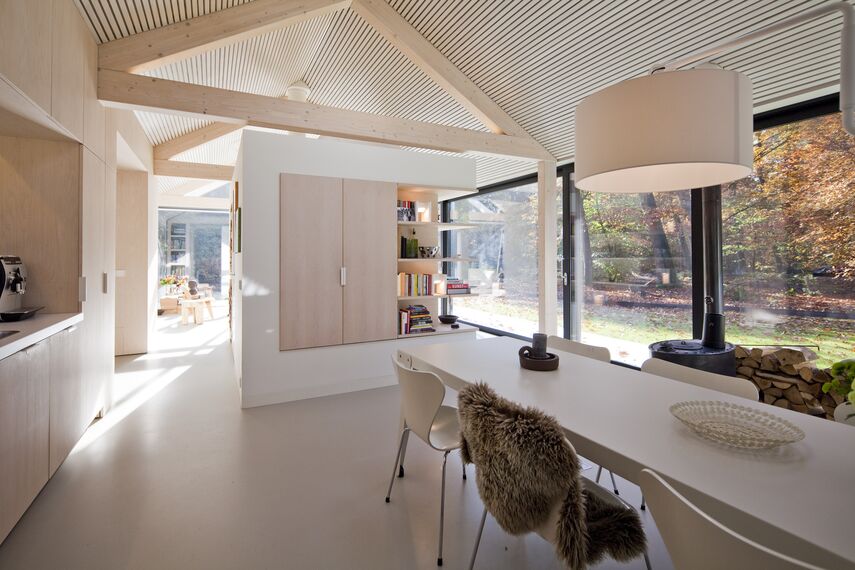 ConceptPatio 130 Schuifsystemen, ConceptSystem 77 Ramen en ConceptWall 50 Vliesgevels - House Het Brouwhuis: eigentijdse woning die opgaat in bosrijke omgeving gelegen in Oisterwijk, Nederland