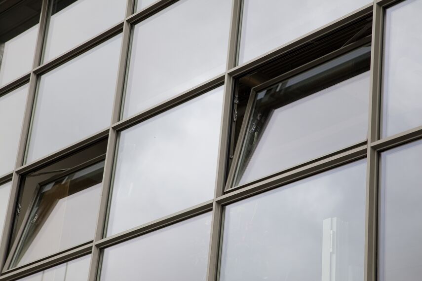 ConceptSystem 68 Ramen en CS 38-SL Geannuleerde systemen - Business center De Plint: ‘Achterkant’ wordt open gebouw gelegen in Tilburg, Nederland