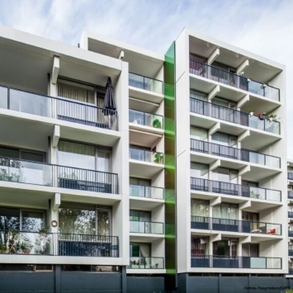ConceptSystem 68 Ramen en ConceptPatio 130 Schuifsystemen - Appartementencomplex Weezenhof Nijmegen: Duurzame flat-renovatie met Dubo-keur gelegen in Nijmegen, Nederland