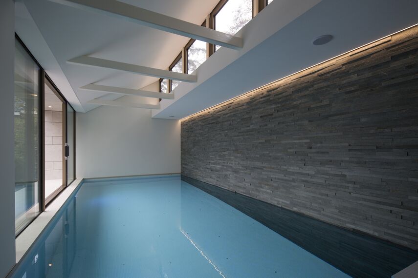 BriseSoleil 40 Zonwering, HiFinity Schuifsystemen en CS 86-HI (c) Geannuleerde systemen - Swimming pool Poolhouse Bergen: Efficiënt en comfortabel gelegen in Bergen, Nederland