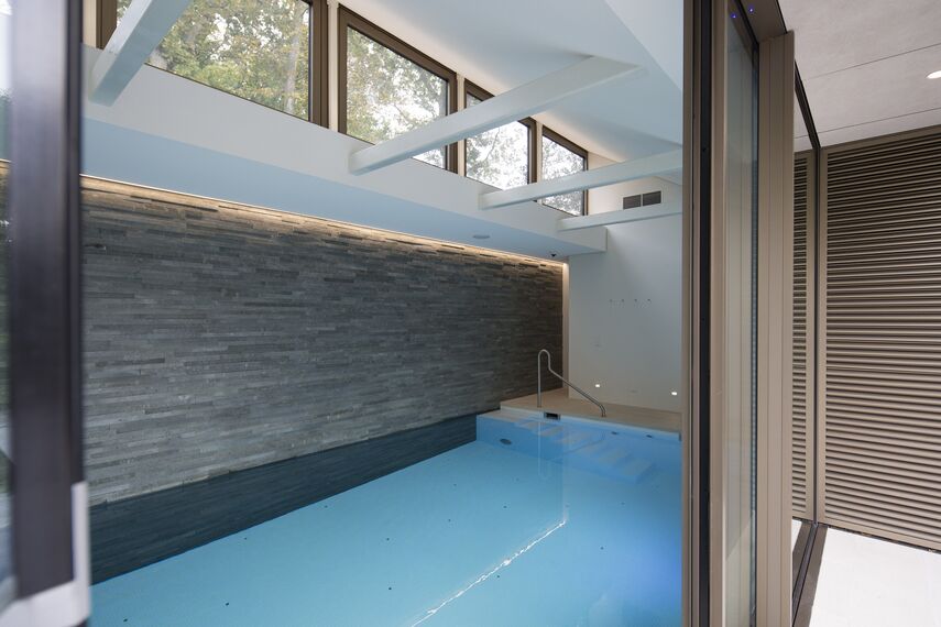 BriseSoleil 40 Zonwering, HiFinity Schuifsystemen en CS 86-HI (c) Geannuleerde systemen - Swimming pool Poolhouse Bergen: Efficiënt en comfortabel gelegen in Bergen, Nederland