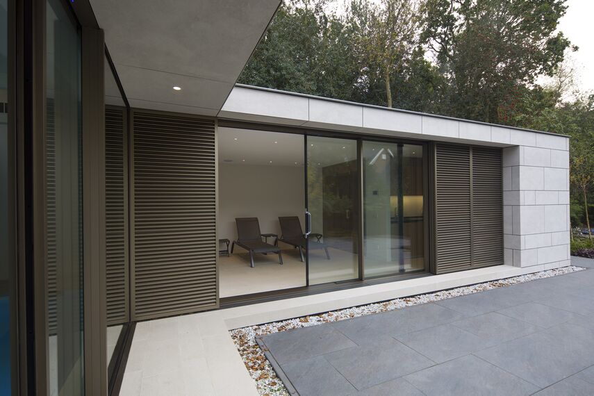 BriseSoleil 40 Zonwering, HiFinity Schuifsystemen en CS 86-HI (c) Geannuleerde systemen - Swimming pool Poolhouse Bergen: Efficiënt en comfortabel gelegen in Bergen, Nederland