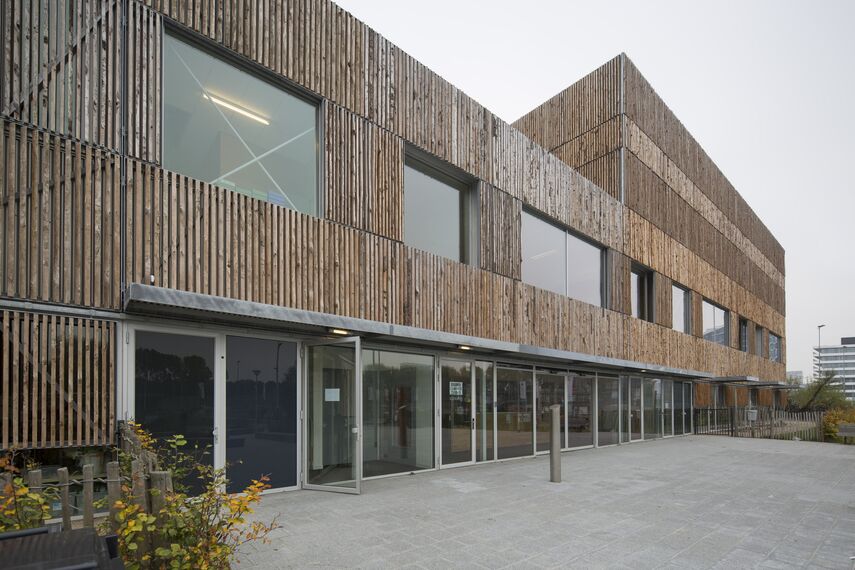 CS 38-SL Geannuleerde systemen en SlimLine 38 Ramen - Boarding school Kindercampus Zuidas: Robuust en fris gelegen in Amsterdam, Nederland