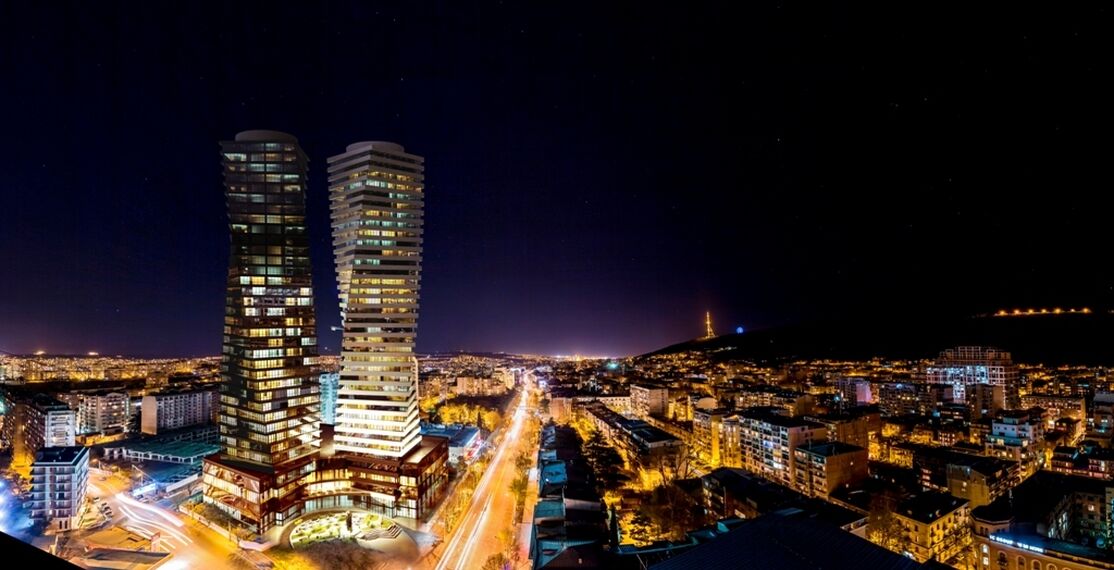ConceptWall 50 Vliesgevels, ConceptSystem 77 Deuren en ConceptSystem 77 Ramen - Axis Towers gelegen in Tbilisi, Georgië