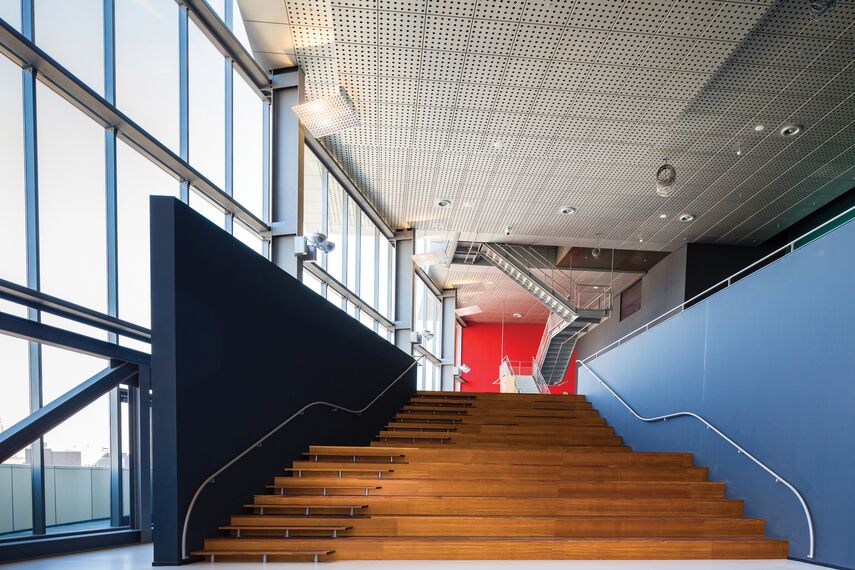 ConceptSystem 77 Ramen, ConceptWall 60 Vliesgevels, ConceptSystem 77 Deuren en CW 60-DRL Vliesgevels - Recreation/Entertainment centre Tivolivredenburg: Muziekcentrum in de etalage gelegen in Utrecht, Nederland