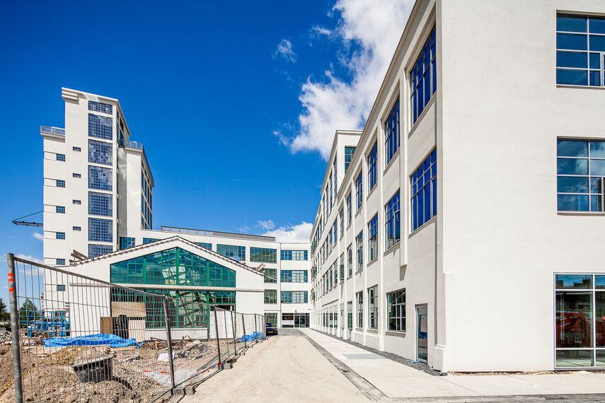 CS 38-SL Geannuleerde systemen en ConceptFolding 77 Schuifsystemen - Appartementencomplex Nedinsco gelegen in Venlo, Nederland