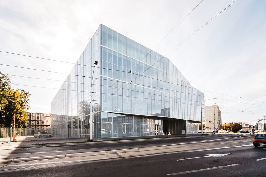 ConceptSystem 68 Ramen, ConceptWall 60-HI Vliesgevels, CS 86-HI (c) Geannuleerde systemen, ConceptWall 50 Structureel verglaasd Vliesgevels, ConceptWall 50 Brandwerend Vliesgevels en ConceptWall 50-HI Vliesgevels - Academy of fine arts in Wroclaw gelegen in Wrocław, Polen