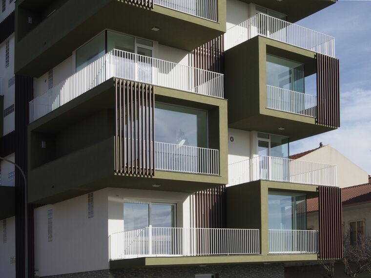 ConceptSystem 77 Ramen, ThermoSystem 68 Ramen en ConceptPatio 68 Schuifsystemen - Appartementencomplex La casa sull'olivo gelegen in Ragusa, Italië