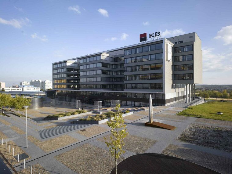 CS 86-HI (c) Geannuleerde systemen en ConceptWall 50 Vliesgevels - Západní mêsto (city west) Office Building gelegen in Prague, Tsjechische Republiek