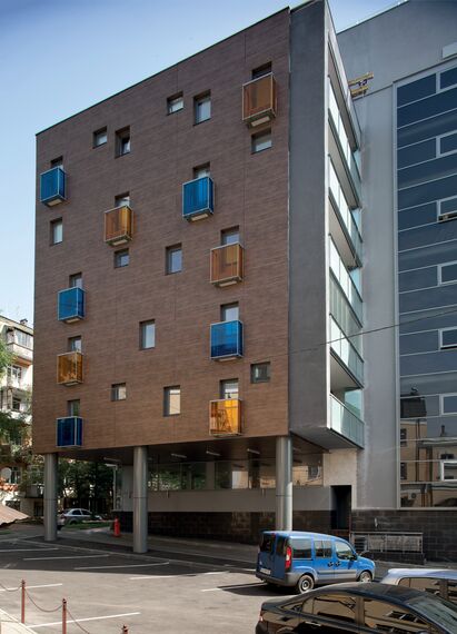 ConceptWall 50 Vliesgevels, ConceptSystem 77 Ramen en ConceptSystem 77 Deuren - Carat Apartments gelegen in Kharkiv, Oekraïne