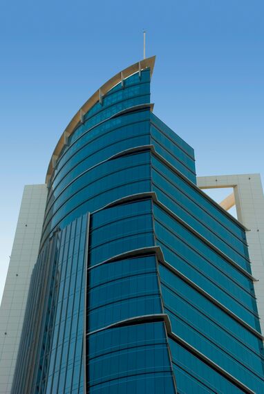 ConceptWall 50 Vliesgevels - Office building Platinum Tower gelegen in Seef Area, Bahrein