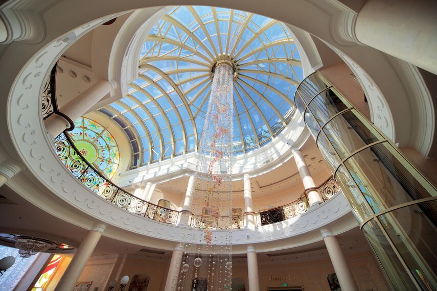 ConceptSystem 77 Ramen, ConceptWall 50 Vliesgevels en ConceptSystem 77 Deuren - Community centre Community Palace Tumen gelegen in Tumen, Rusland