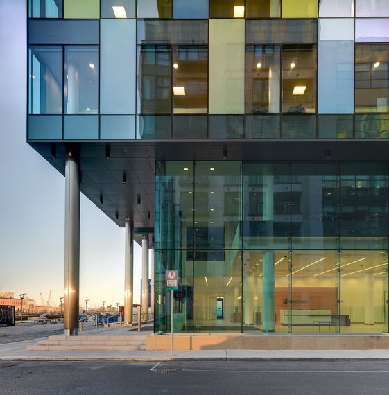 ConceptWall 60 Vliesgevels - Sir John Rogerson's Quay gelegen in Dublin, Ierland