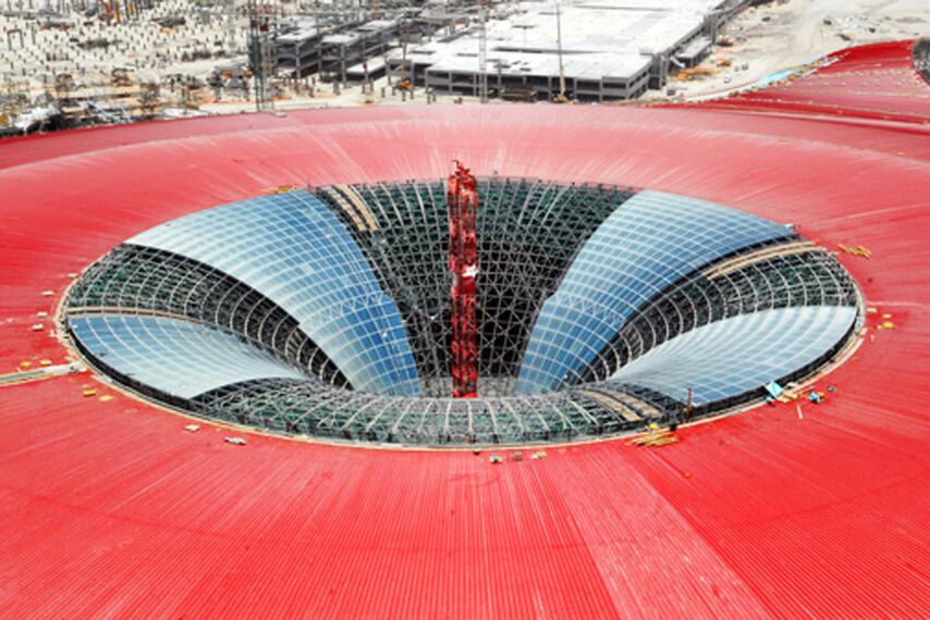 ConceptWall 86 Vliesgevels - Ferrari World Abu Dhabi gelegen in Abu Dhabi, Verenigde Arabische Emiraten