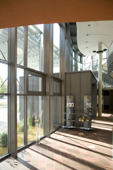 ConceptWall 50 Vliesgevels, BriseSoleil 100 Zonwering en BriseSoleil 30  Zonwering - Service flat/Rest house Ter Vlierbeke gelegen in Kessel-Lo, België