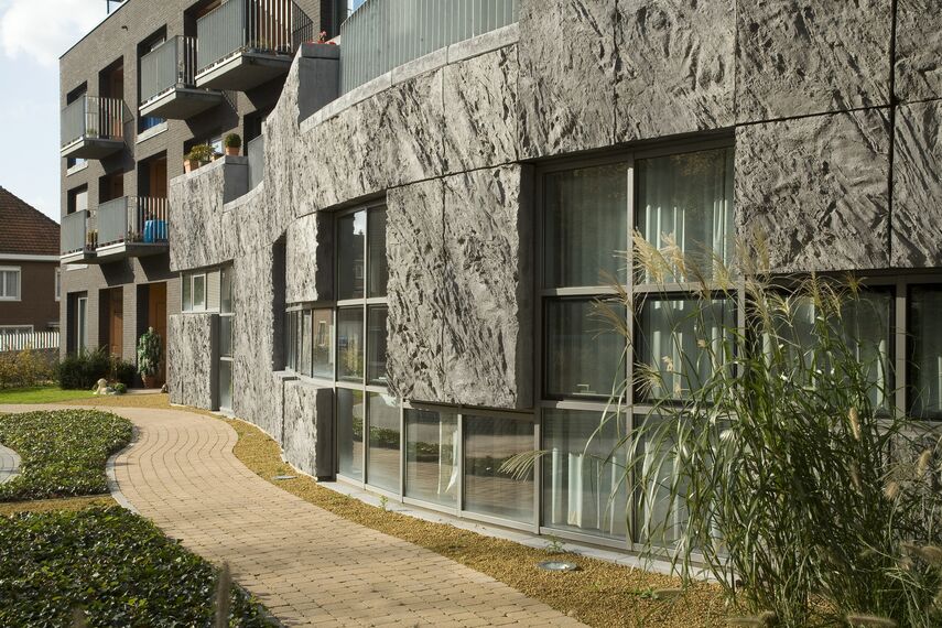 ConceptWall 50 Vliesgevels, BriseSoleil 100 Zonwering en BriseSoleil 30  Zonwering - Service flat/Rest house Ter Vlierbeke gelegen in Kessel-Lo, België