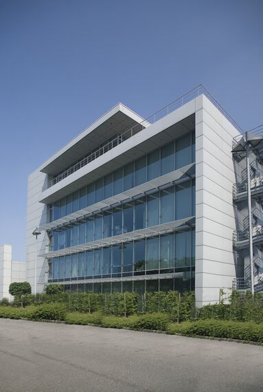 BriseSoleil 100 Zonwering en ConceptWall 50 Vliesgevels - Office building MSC gelegen in Antwerp, België