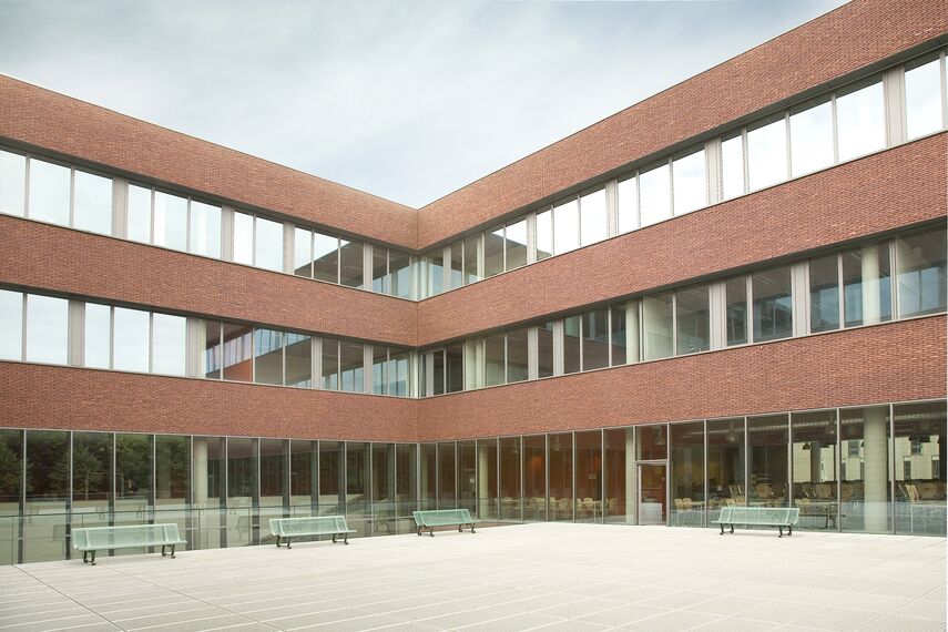 ConceptWall 50 Vliesgevels - School Faculteit REGA - V&V Leuven gelegen in Leuven, België