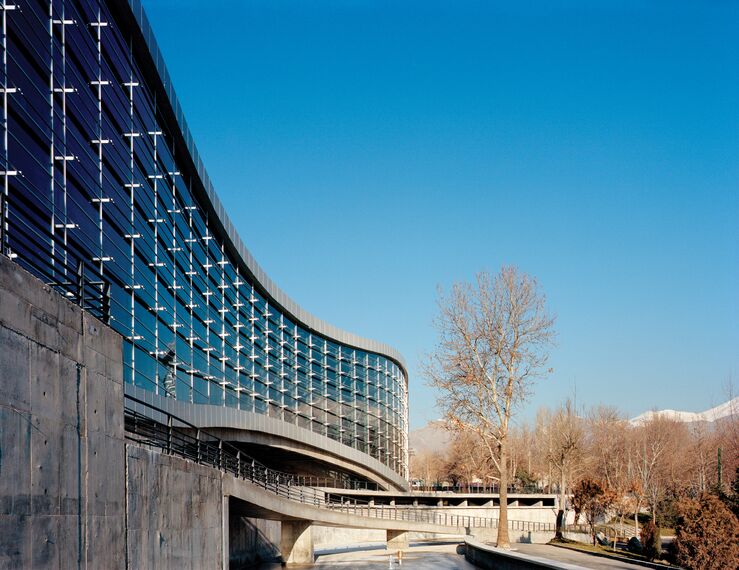 BriseSoleil 100 Zonwering en ConceptWall 50 Vliesgevels - Cinema Mellat Park cineplex gelegen in Tehran, Iran