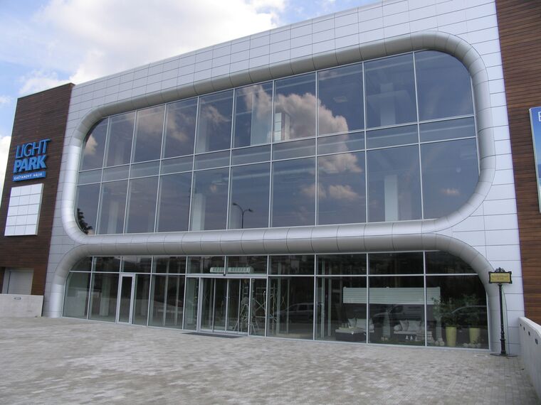 ConceptWall 50 Vliesgevels - Shopping centre Shopping center Light Park gelegen in Bratislava, Slowaakse Republiek