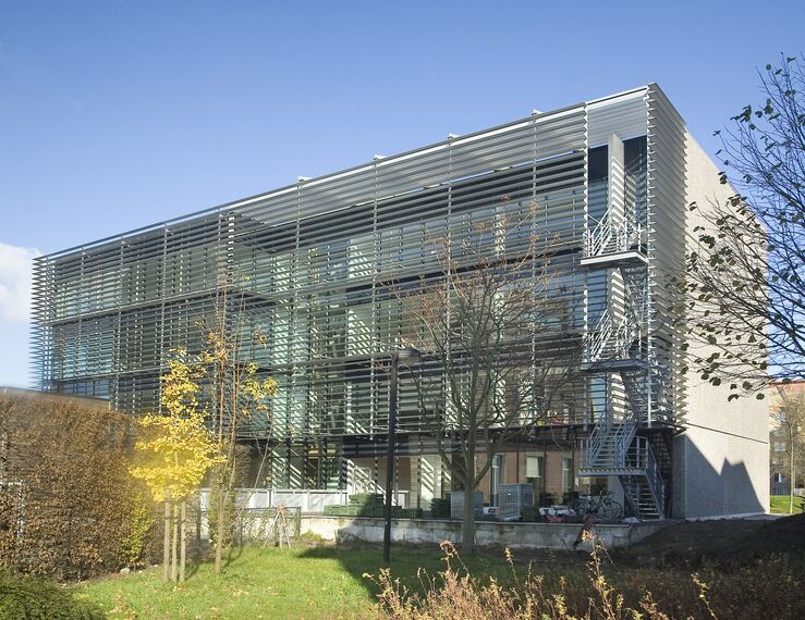 BriseSoleil 100 Zonwering en ConceptWall 50 Vliesgevels - 't Rabot gelegen in Gent, België