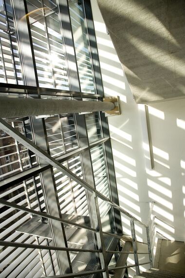 BriseSoleil 100 Zonwering en ConceptWall 50 Vliesgevels - 't Rabot gelegen in Gent, België
