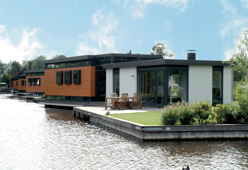 CP 96 Schuifsystemen - Villa Watervilla's: Deels onder water gelegen in Wilnis, Nederland