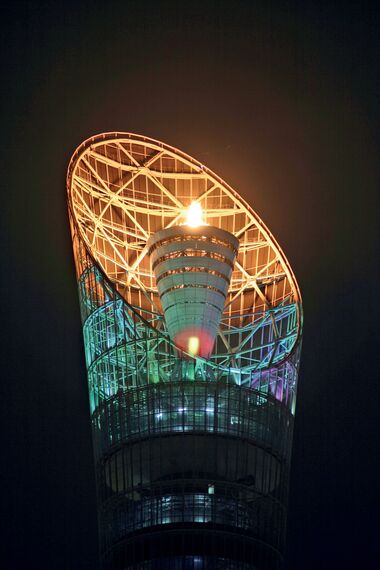 ConceptWall 50 Vliesgevels en ConceptWall 86 Vliesgevels - Business center Aspire Tower gelegen in Doha, Qatar