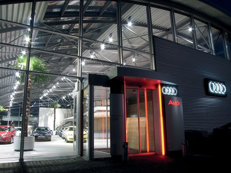 ConceptWall 50 Vliesgevels - Car Center Audi (Dnepropetrovsk) gelegen in Dnepropetrovsk, Oekraïne