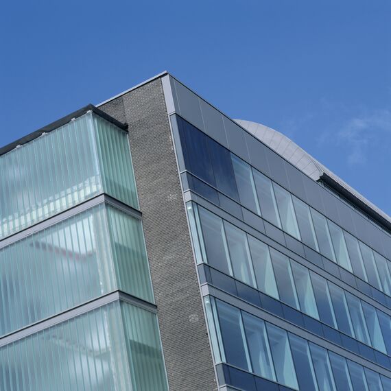 ConceptWall 50 Vliesgevels - De Zaat Office Building gelegen in Temse, België