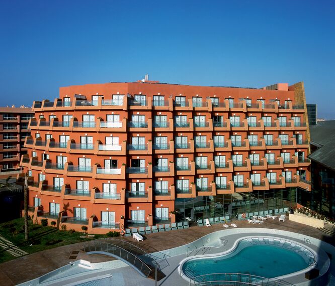 ConceptWall 50 Vliesgevels, ThermoRoof 200 Tuinkamers en RB 10 Overige producten - Swimming pool Hotel Portobello gelegen in Roquetas de Mar (Almeria), Spanje