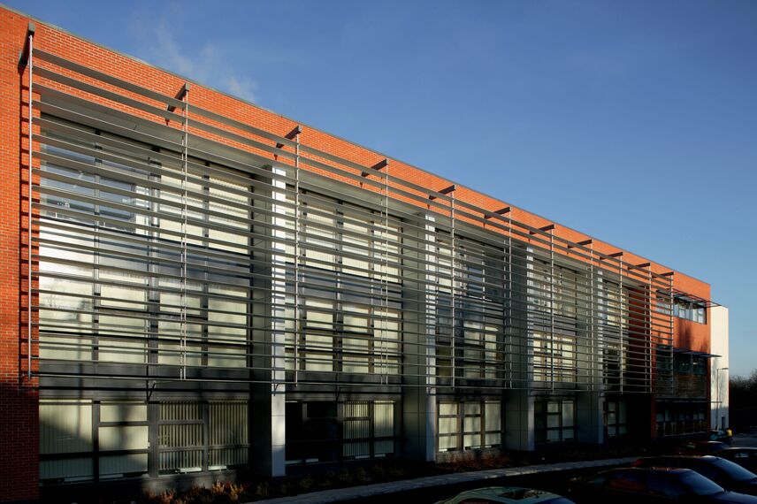 BriseSoleil 100 Zonwering - Derby City Hospital gelegen in Derby, Verenigd Koninkrijk