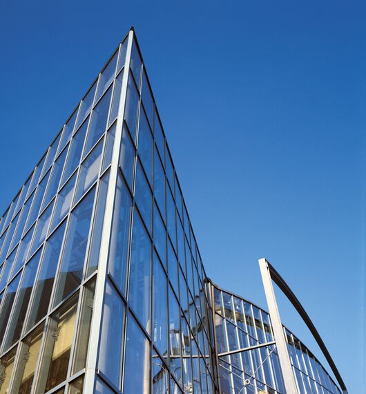 ConceptWall 60 Vliesgevels en ConceptWall 50 Vliesgevels - College/University Economic Academy gelegen in Kraków, Polen