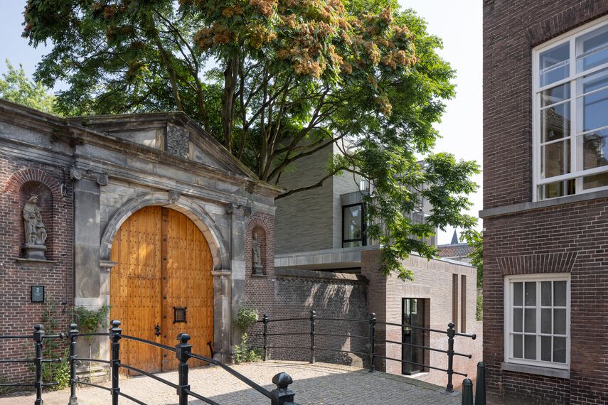 MasterLine 8 Ramen, MasterLine 8 Deuren en HiFinity Schuifsystemen - Villa Gasthuiskwartier: het bedrijvige handelsverleden op de Binnendieze is bijna voelbaar gelegen in 's Hertogenbosch, Nederland