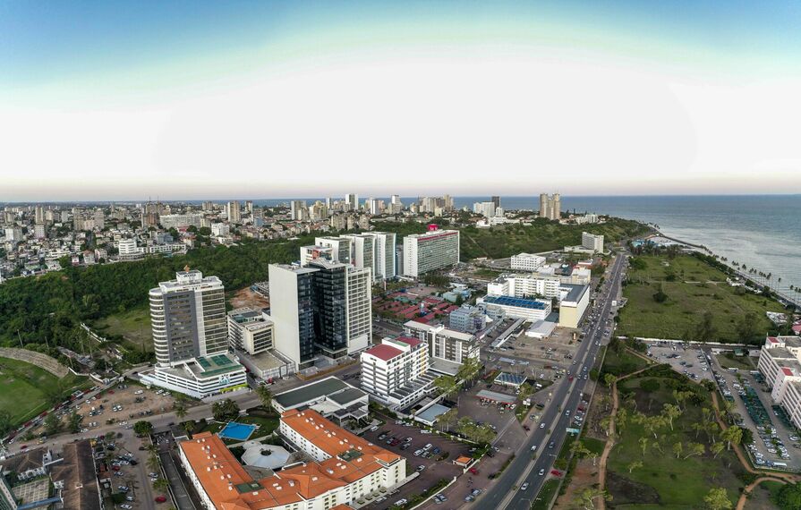 ConceptWall 50 Vliesgevels - Energy Towers gelegen in Maputo, Moçambique