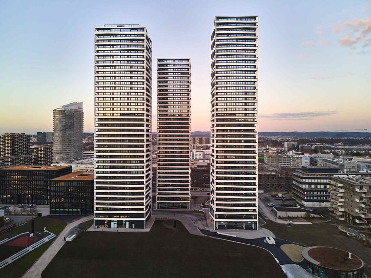 MasterLine 8 Ramen en MasterLine 8 Deuren - Three Point Dübendorf gelegen in Zürich, Zwitserland