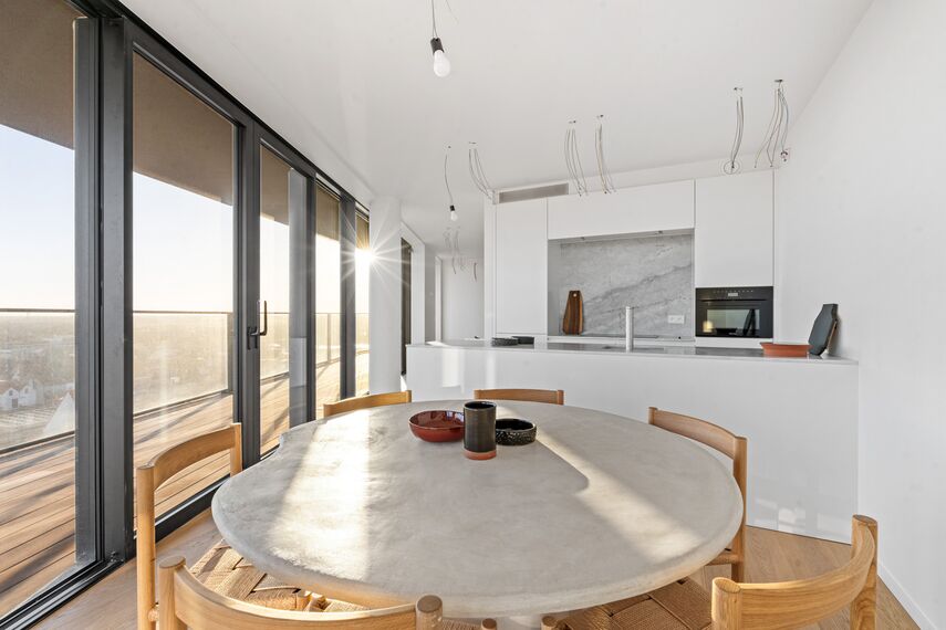MasterPatio Schuifsystemen en MasterLine 8 Ramen - Lake District Knokke gelegen in Knokke-Heist, België