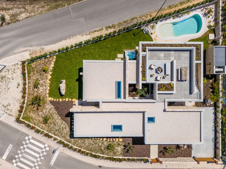 SlimPatio 68 Schuifsystemen en MasterLine 8 Ramen - Lagoon Village gelegen in Óbidos, Portugal
