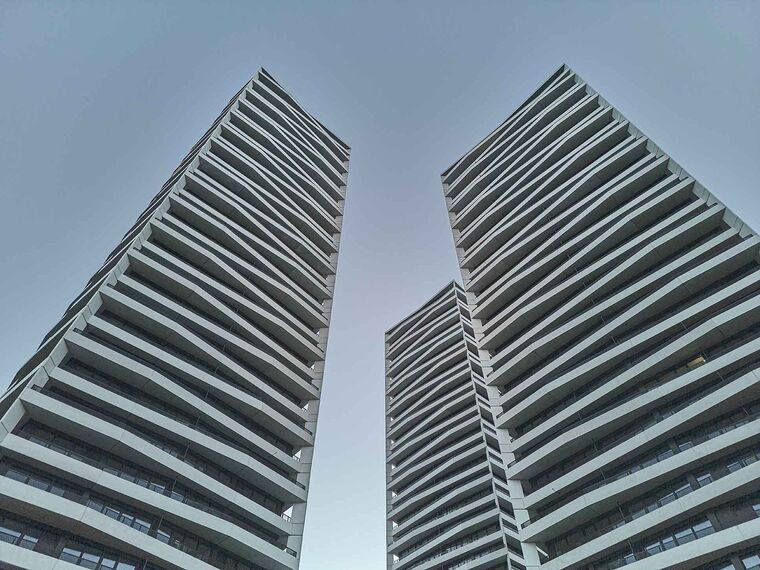 MasterLine 8 Ramen en MasterLine 8 Deuren - Three Point Dübendorf gelegen in Zürich, Zwitserland