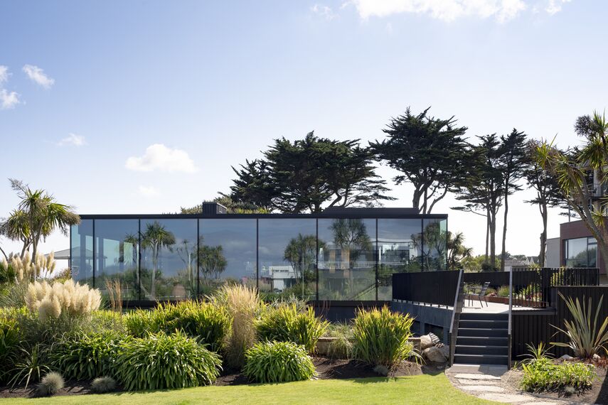 ConceptWall 50 Vliesgevels, SlimLine 38 Deuren, ConceptWall 50 Structureel geklemd Vliesgevels, SlimLine 38 HI Ramen, ConceptSystem 77-HI Deuren en ConceptSystem 77-HI+ Ramen - The Sea Rooms gelegen in Rosslare, Ierland