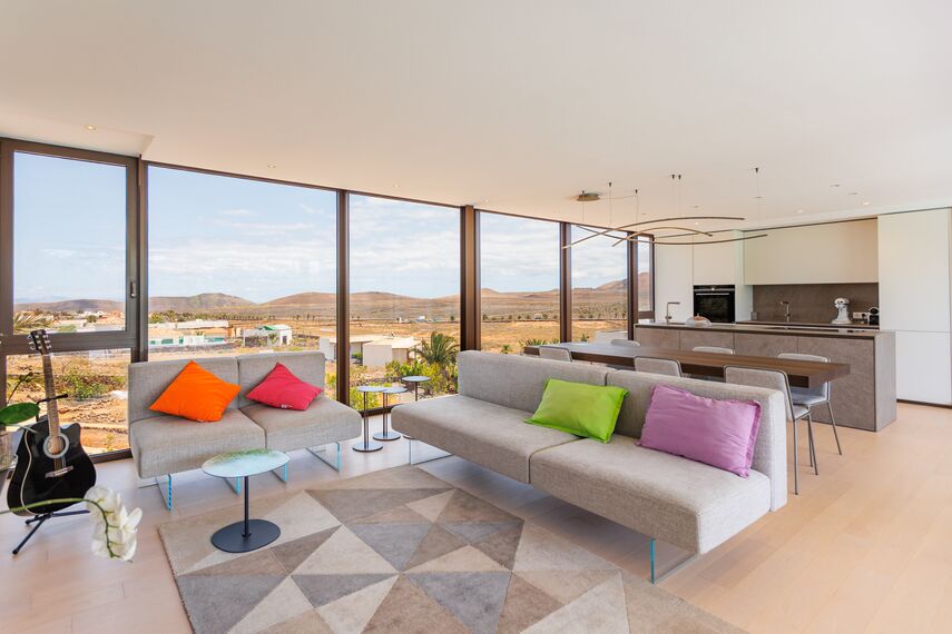 SlimPatio 68 Schuifsystemen, ConceptPatio 68 Schuifsystemen en MasterLine 8 HI Ramen - Villa Khorakhané gelegen in Fuerteventura-Villaverde, Spanje