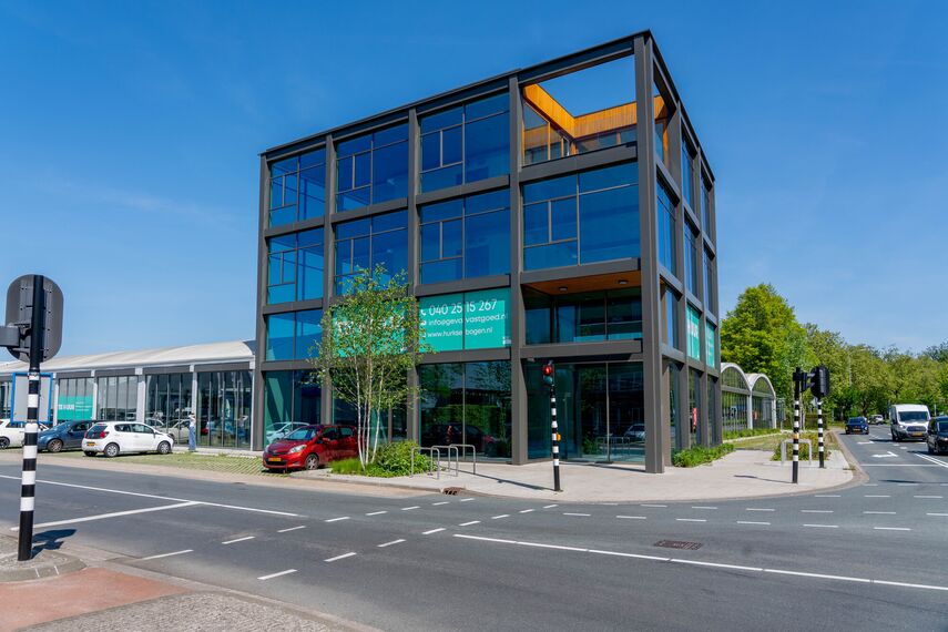 ConceptSystem 77 Ramen en ConceptWall 50 Vliesgevels - Hurkse Bogen gelegen in Eindhoven, Nederland